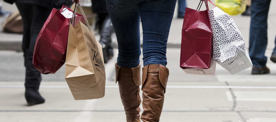 Canadians less likely than the British or Americans to do holiday shopping online