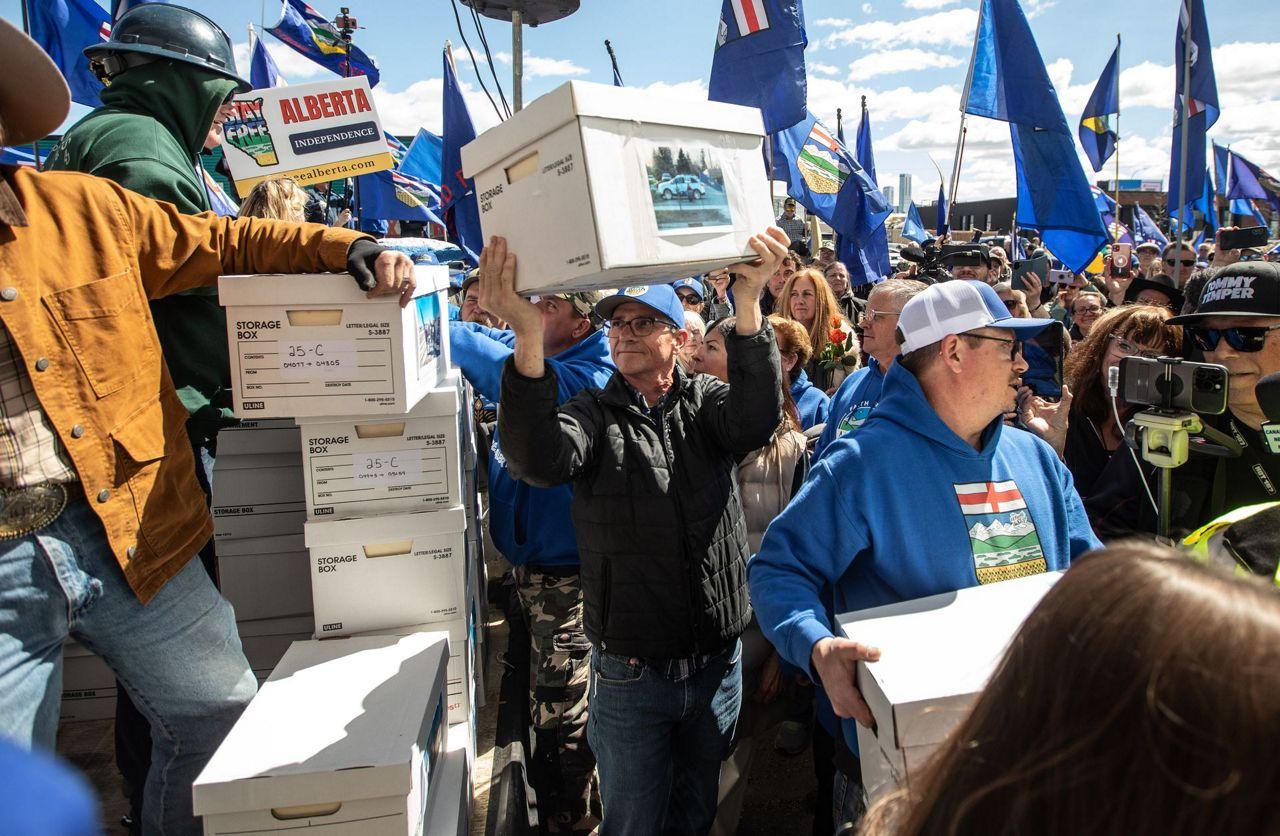 Alberta Referendum: ‘Remain’ continues to lead by a wide margin but few believe separation issue will end on Oct. 19